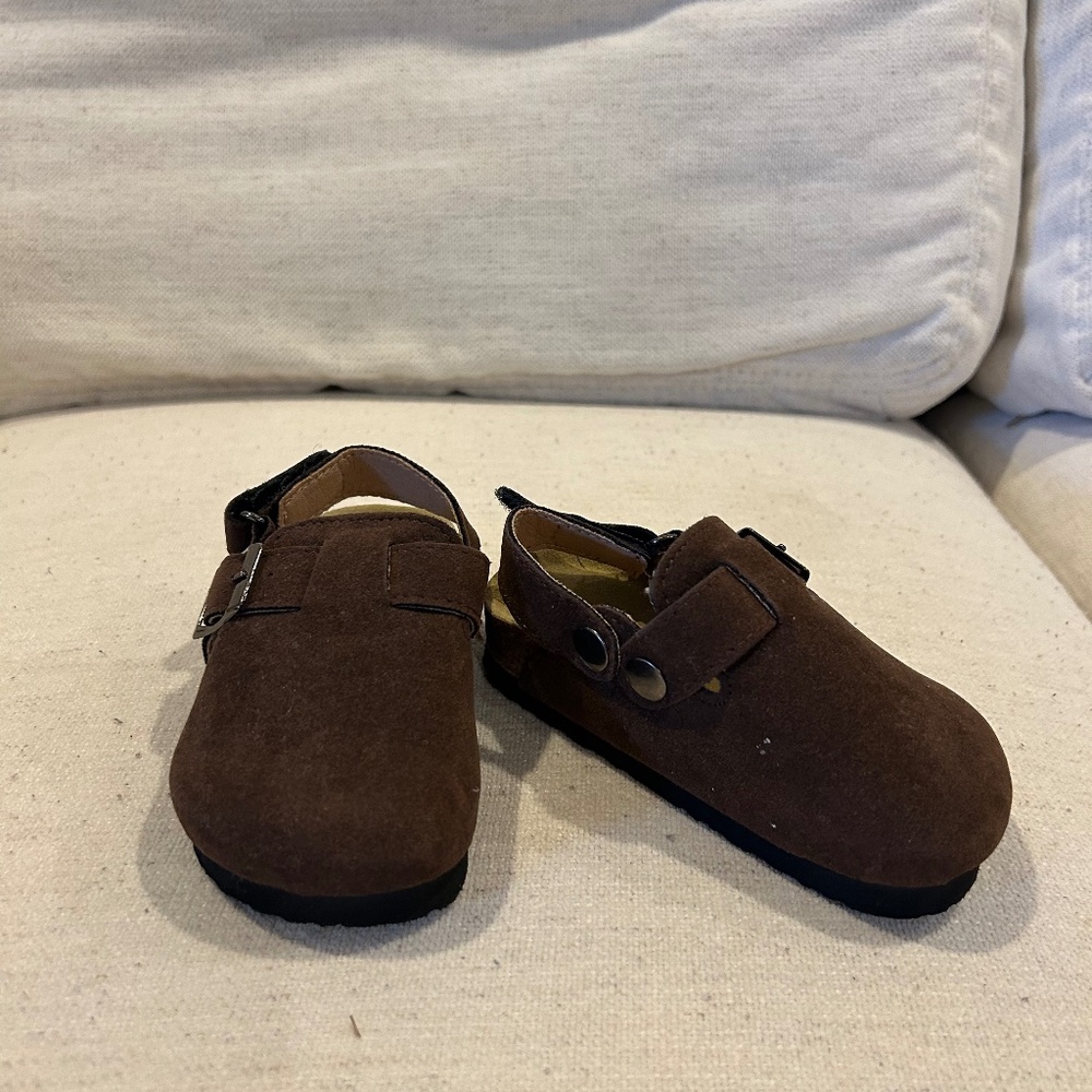 Fostered collection brown shoes